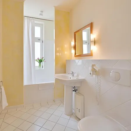 Ferienwohnung-5-in-sellin-auf-ruegen-villa-celia-6-pers-wlan-und-sauna-200-m-vom-strand-entfernt Sellin (Rugen)