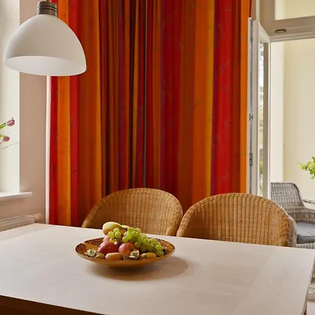 Daire Ferienwohnung-5-in-sellin-auf-ruegen-villa-celia-6-pers-wlan-und-sauna-200-m-vom-strand-entfernt Sellin (Rugen)