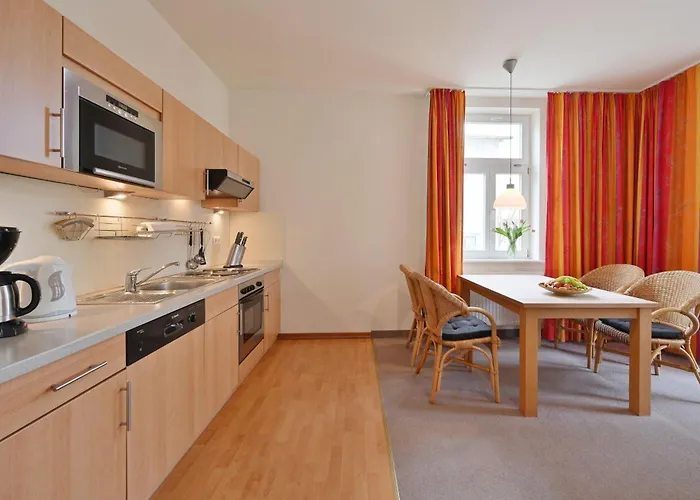 Apartamento Ferienwohnung-5-in-sellin-auf-ruegen-villa-celia-6-pers-wlan-und-sauna-200-m-vom-strand-entfernt